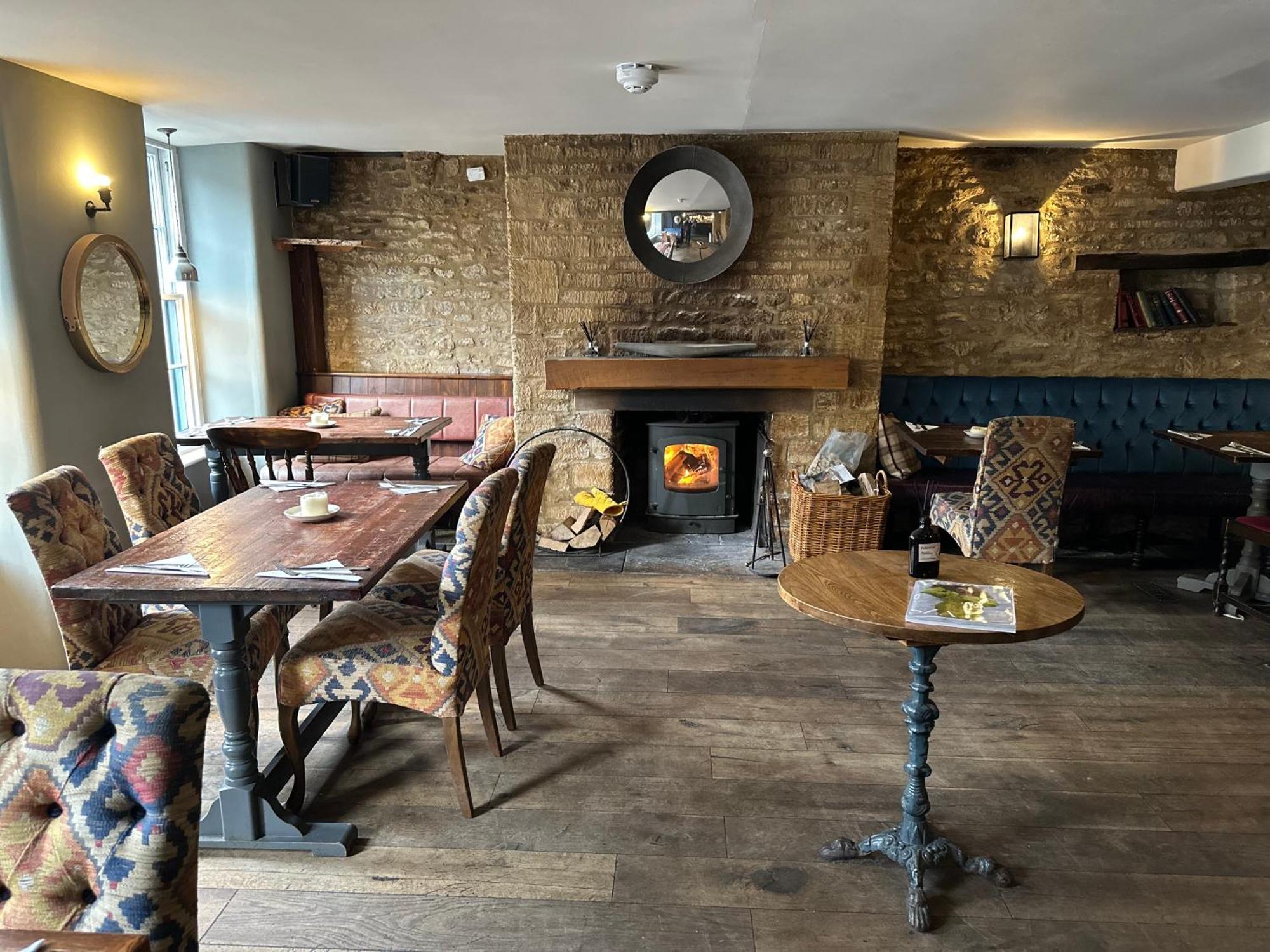 The Golden Pheasant Inn Burford Zewnętrze zdjęcie
