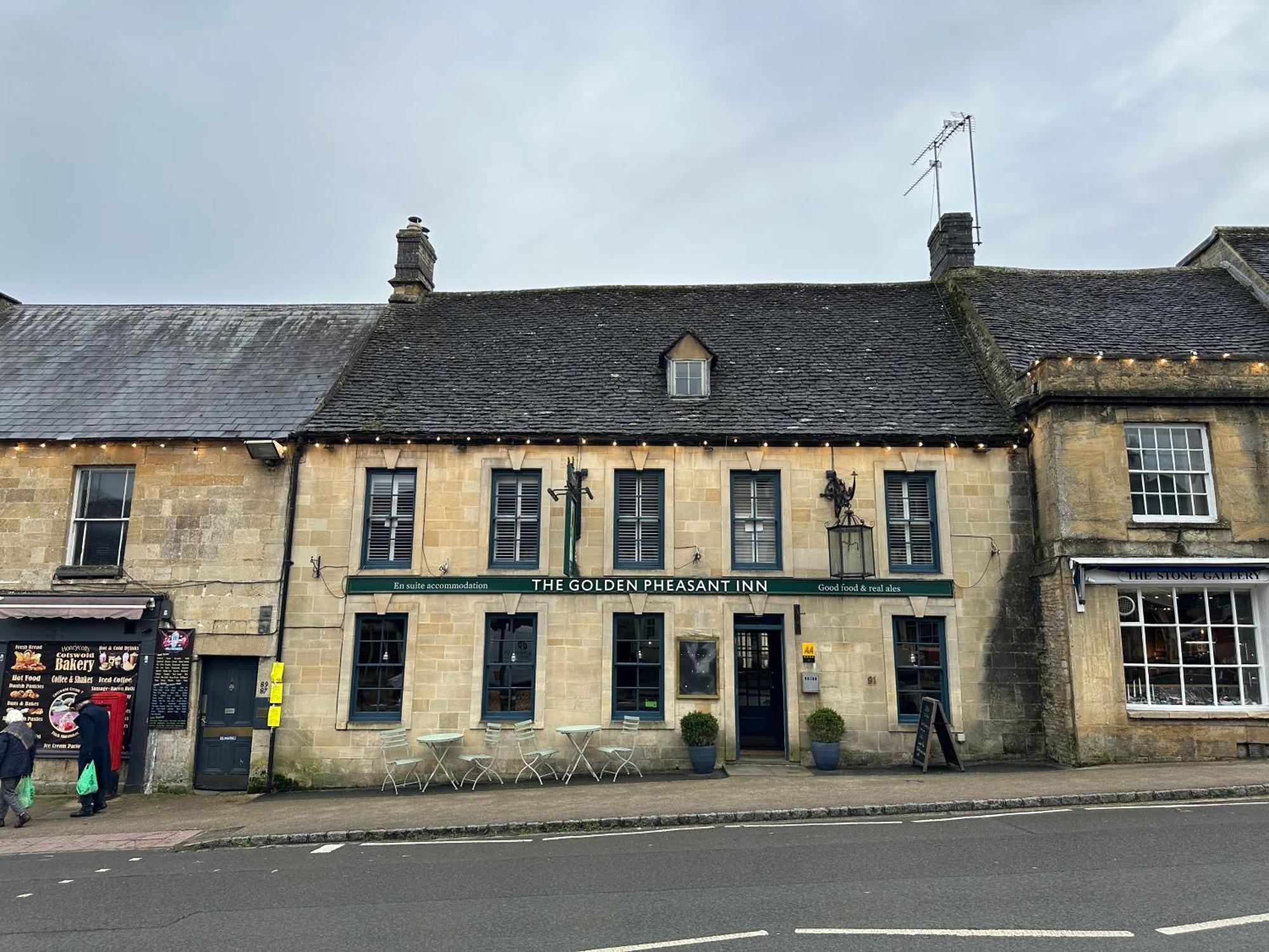 The Golden Pheasant Inn Burford Zewnętrze zdjęcie
