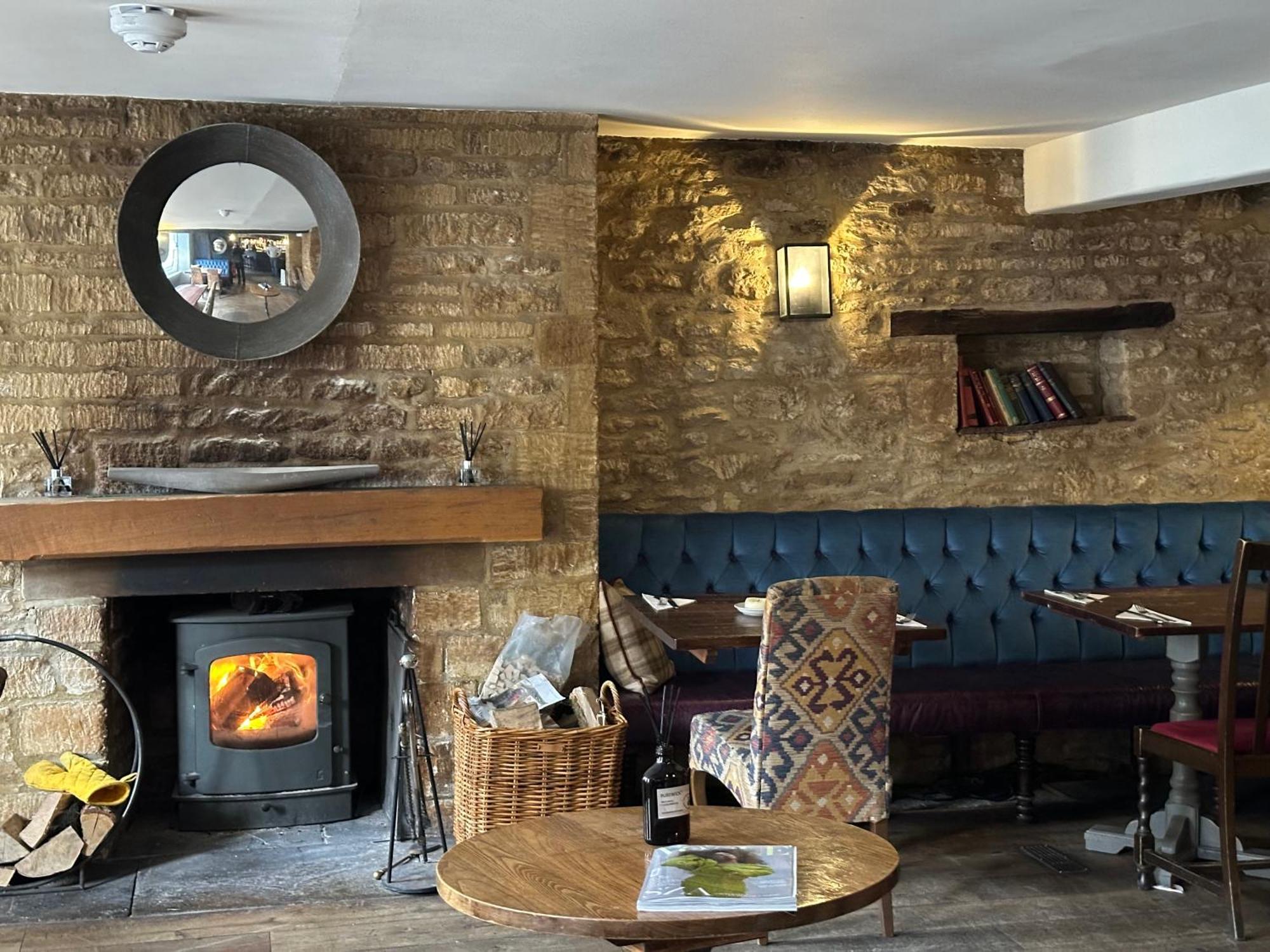 The Golden Pheasant Inn Burford Zewnętrze zdjęcie
